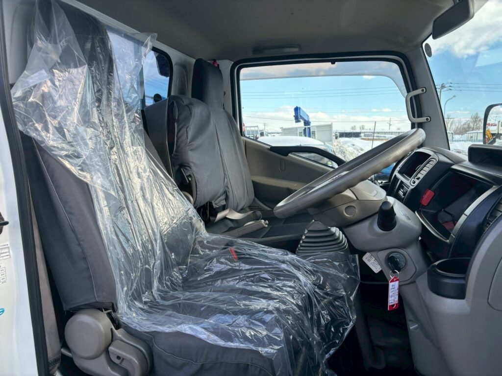 平成28年　ニッサン　アトラス　1.4トン平　4WD・垂直ゲート付（小型貨物・4ナンバー）（車検1年付）