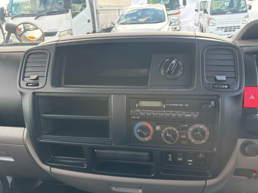 平成28年　ニッサン　アトラス　1.4トン平　4WD・垂直ゲート付（小型貨物・4ナンバー）（車検1年付）