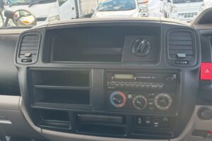 サムネイル: 平成28年　ニッサン　アトラス　1.4トン平　4WD・垂直ゲート付（小型貨物・4ナンバー）（車検1年付）