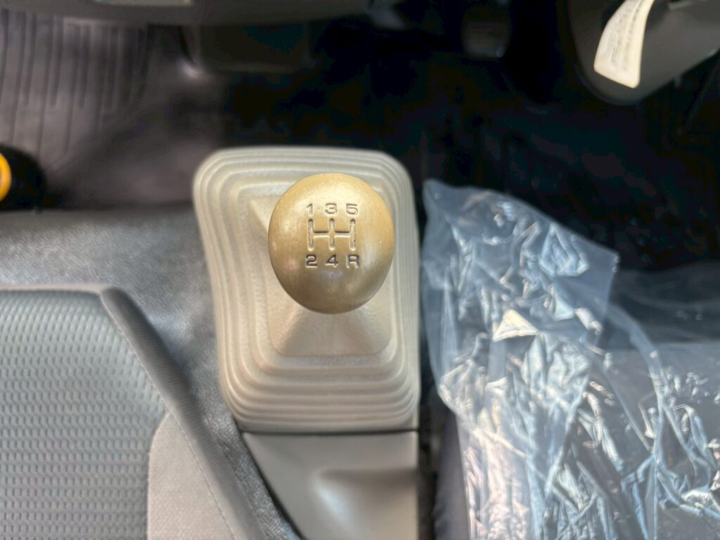 平成28年　ニッサン　アトラス　1.4トン平　4WD・垂直ゲート付（小型貨物・4ナンバー）（車検1年付）