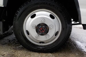 サムネイル: 平成23年　タイタン1.2tWキャブダンプ　★4WD★土砂禁★三方開★予備検付