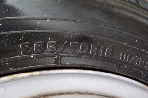 サムネイル: 平成23年　タイタン1.2tWキャブダンプ　★4WD★土砂禁★三方開★予備検付