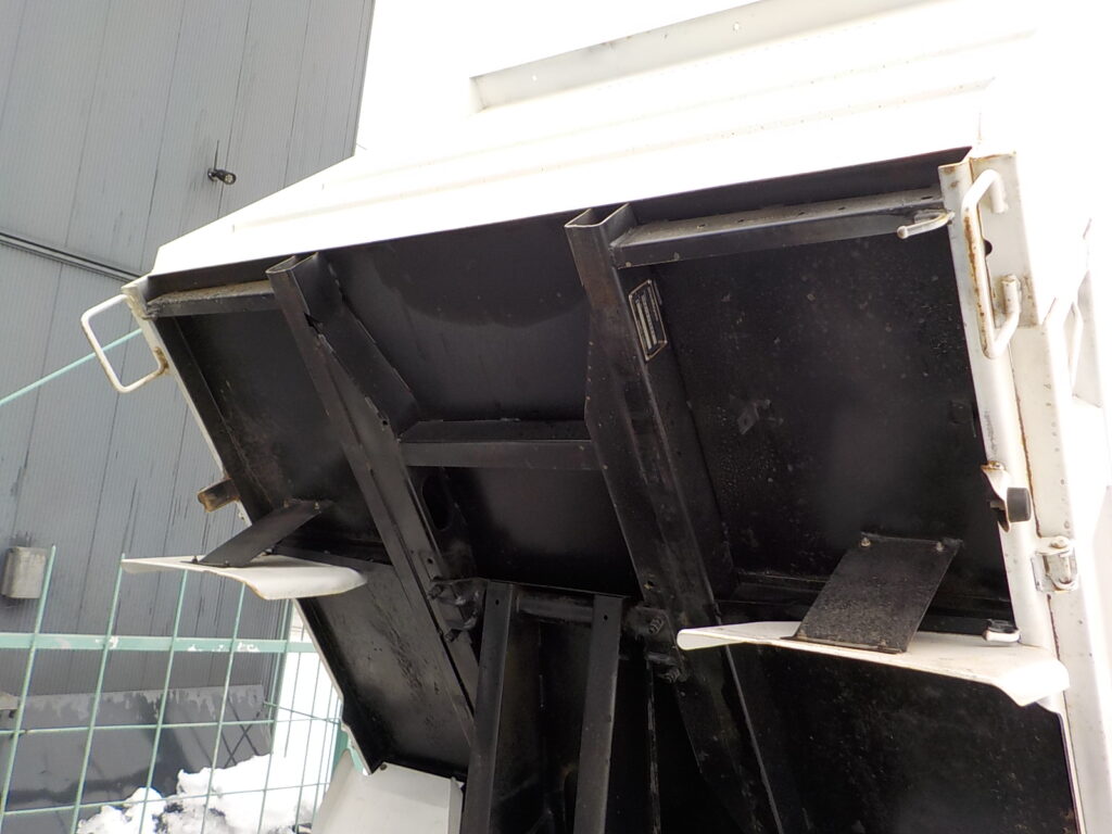 平成23年　タイタン1.2tWキャブダンプ　★4WD★土砂禁★三方開★予備検付