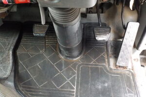 サムネイル: 平成23年　タイタン1.2tWキャブダンプ　★4WD★土砂禁★三方開★予備検付