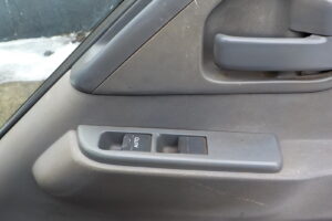 サムネイル: 平成23年　タイタン1.2tWキャブダンプ　★4WD★土砂禁★三方開★予備検付