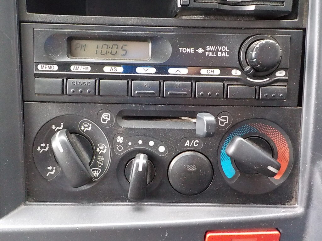 平成23年　タイタン1.2tWキャブダンプ　★4WD★土砂禁★三方開★予備検付