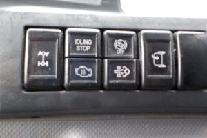 サムネイル: 平成23年　タイタン1.2tWキャブダンプ　★4WD★土砂禁★三方開★予備検付