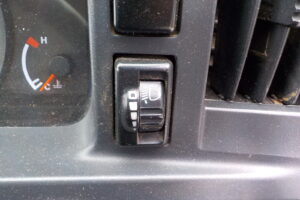 サムネイル: 平成23年　タイタン1.2tWキャブダンプ　★4WD★土砂禁★三方開★予備検付