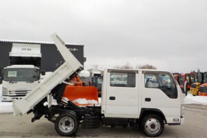 サムネイル: 平成23年　タイタン1.2tWキャブダンプ　★4WD★土砂禁★三方開★予備検付