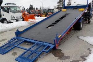 サムネイル: 平成22年　レンジャー4t搬送車スライドボディ　★ラジコン★ウィンチ★予備検付