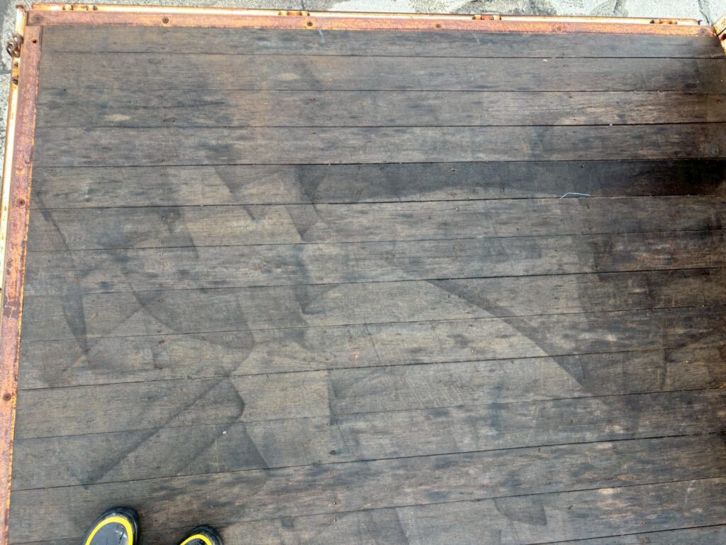 平成26年　いすゞ　エルフ　1.15トンWキャブ　4WD・6人乗り（小型貨物・4ナンバー）（車検1年付）