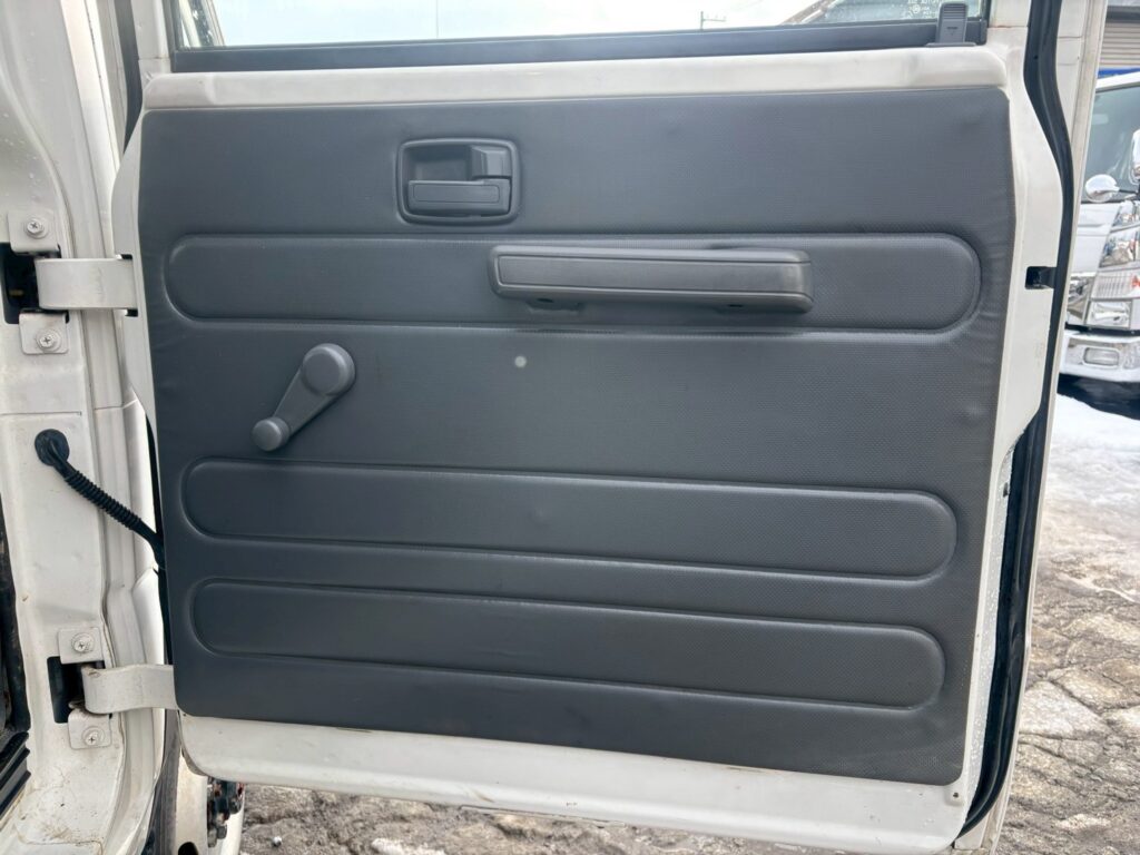 平成26年　いすゞ　エルフ　1.15トンWキャブ　4WD・6人乗り（小型貨物・4ナンバー）（車検1年付）