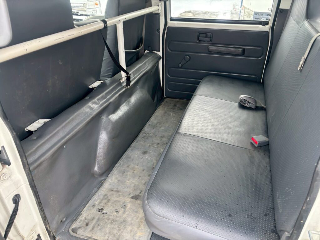 平成26年　いすゞ　エルフ　1.15トンWキャブ　4WD・6人乗り（小型貨物・4ナンバー）（車検1年付）