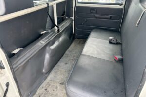 サムネイル: 平成26年　いすゞ　エルフ　1.15トンWキャブ　4WD・6人乗り（小型貨物・4ナンバー）（車検1年付）