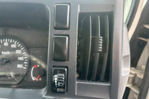 サムネイル: 平成26年　いすゞ　エルフ　1.15トンWキャブ　4WD・6人乗り（小型貨物・4ナンバー）（車検1年付）