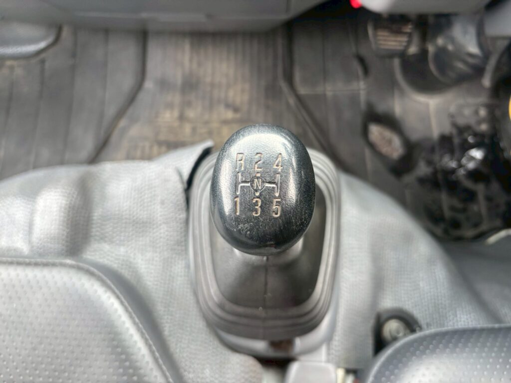 平成26年　いすゞ　エルフ　1.15トンWキャブ　4WD・6人乗り（小型貨物・4ナンバー）（車検1年付）