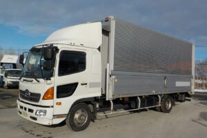 平成29年 レンジャー 4ｔアルミウイング　★ベッド付★パワーゲート★ラッシングレール2段★