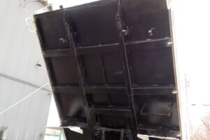 サムネイル: H26 エルフ 2ｔダンプ　コボレーン