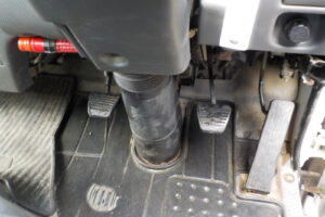 サムネイル: H26 エルフ 2ｔダンプ　コボレーン