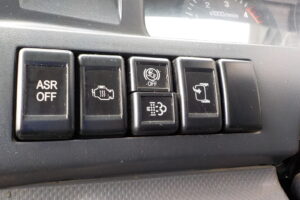 サムネイル: H26 エルフ 2ｔダンプ　コボレーン