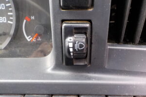 サムネイル: H26 エルフ 2ｔダンプ　コボレーン