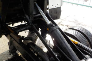 サムネイル: H28 キャンター 2ｔダンプ　★コボレーン★車検令和8年10月★