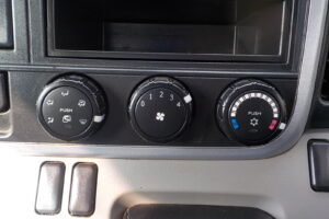 サムネイル: H28 キャンター 2ｔダンプ　★コボレーン★車検令和8年10月★