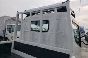 サムネイル: 平成18年　トヨタ　ダイナ　２トン平ロング　４ＷＤ（車検1年付）