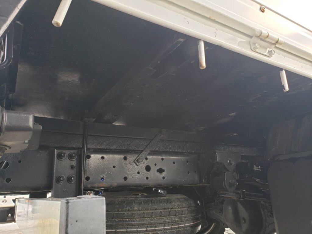 平成18年　トヨタ　ダイナ　２トン平ロング　４ＷＤ（車検1年付）