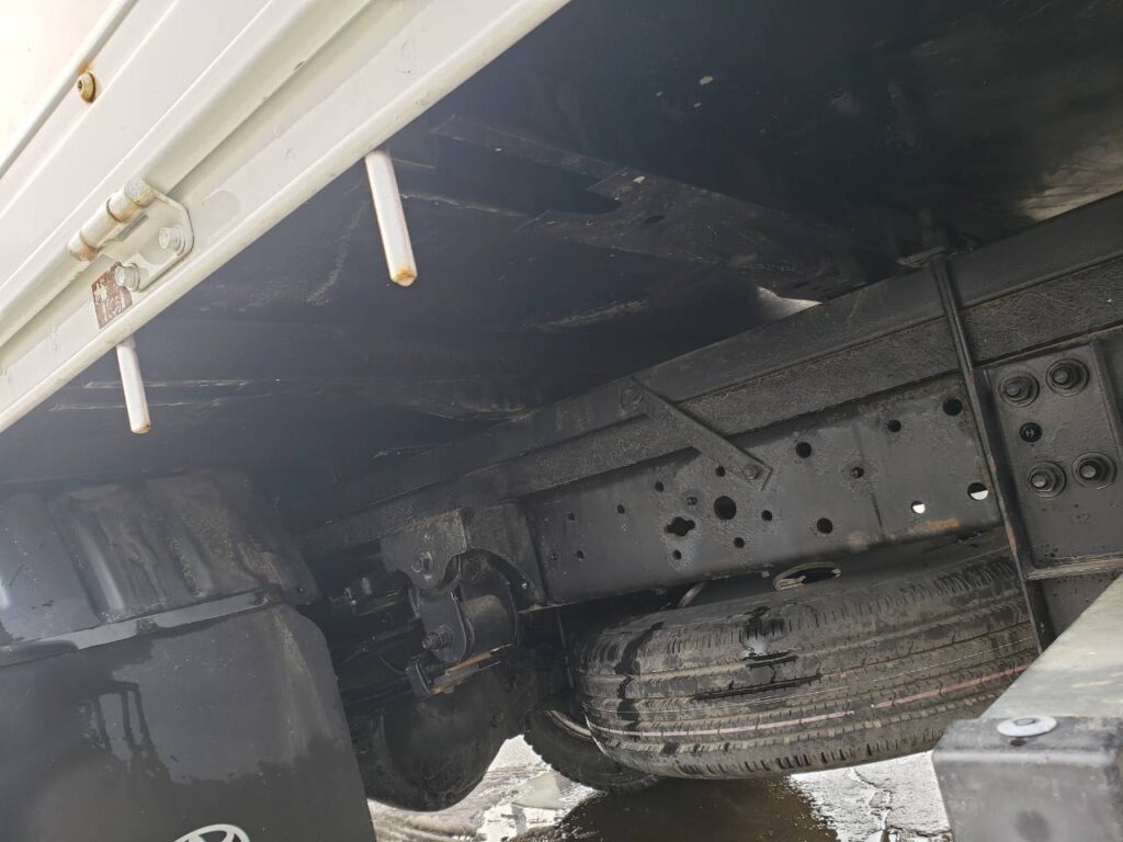 平成18年　トヨタ　ダイナ　２トン平ロング　４ＷＤ（車検1年付）