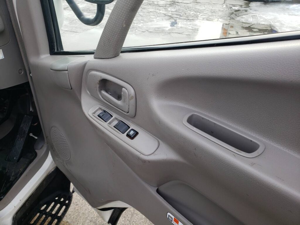 平成18年　トヨタ　ダイナ　２トン平ロング　４ＷＤ（車検1年付）