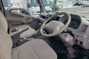 サムネイル: 平成18年　トヨタ　ダイナ　２トン平ロング　４ＷＤ（車検1年付）