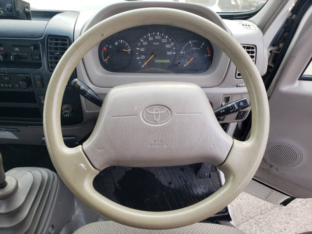 平成18年　トヨタ　ダイナ　２トン平ロング　４ＷＤ（車検1年付）