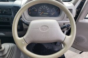 サムネイル: 平成18年　トヨタ　ダイナ　２トン平ロング　４ＷＤ（車検1年付）