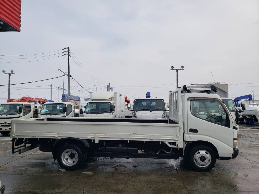 平成18年　トヨタ　ダイナ　２トン平ロング　４ＷＤ（車検1年付）
