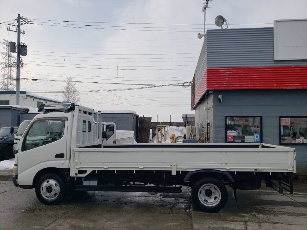 平成18年　トヨタ　ダイナ　２トン平ロング　４ＷＤ（車検1年付）