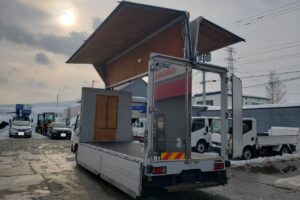 サムネイル: 平成24年　日野　デュトロ　3.5トンアルミウィング　ワイド超ロング・バックモニター付（車検１年付）