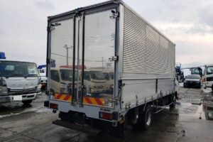 サムネイル: 平成24年　日野　デュトロ　3.5トンアルミウィング　ワイド超ロング・バックモニター付（車検１年付）