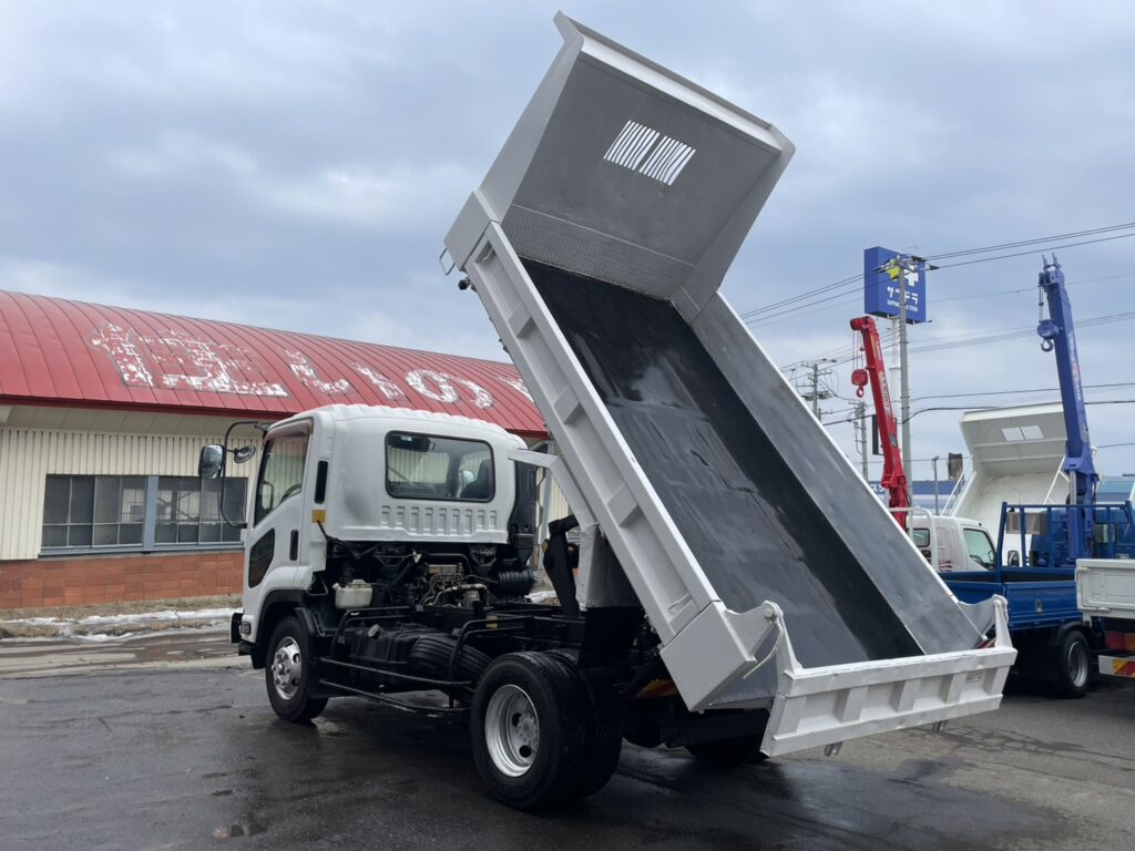 平成25年　フォワード4トンダンプ　極東開発　走行4.7万キロ　フル装備　車検1年付