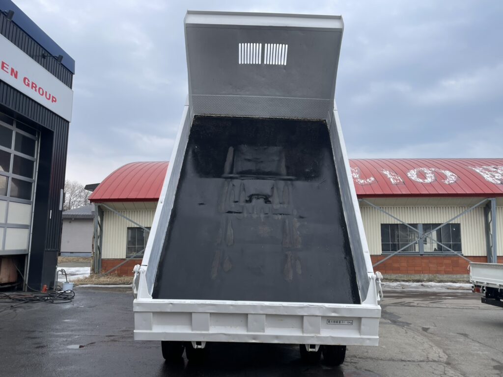 平成25年　フォワード4トンダンプ　極東開発　走行4.7万キロ　フル装備　車検1年付