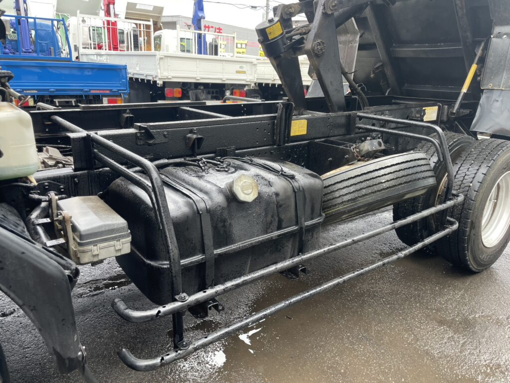 平成25年　フォワード4トンダンプ　極東開発　走行4.7万キロ　フル装備　車検1年付