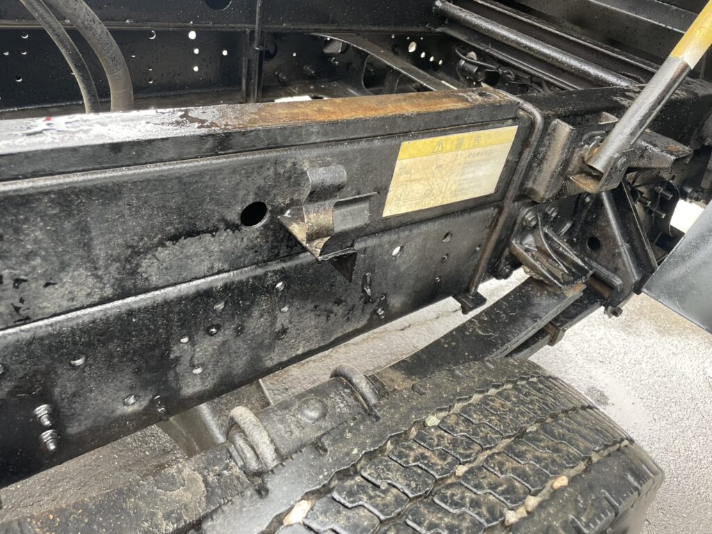 平成25年　フォワード4トンダンプ　極東開発　走行4.7万キロ　フル装備　車検1年付