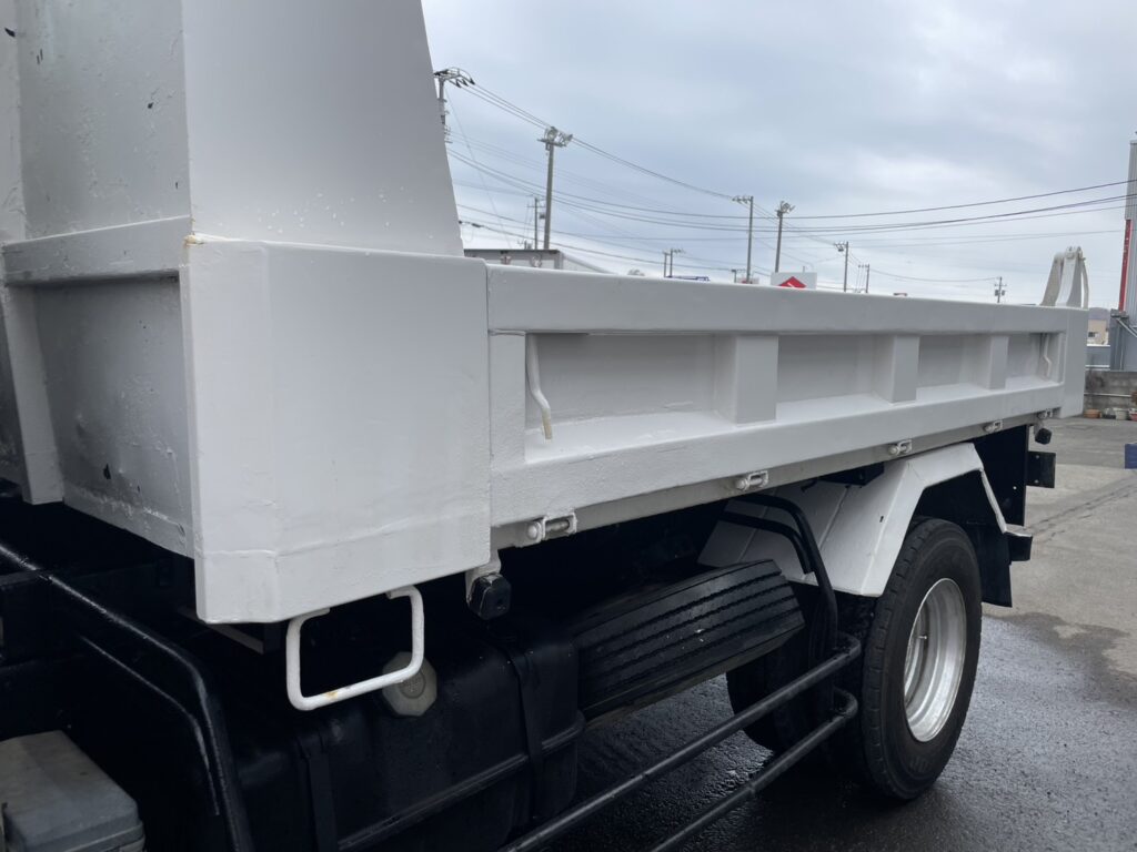 平成25年　フォワード4トンダンプ　極東開発　走行4.7万キロ　フル装備　車検1年付