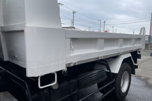 サムネイル: 平成25年　フォワード4トンダンプ　極東開発　走行4.7万キロ　フル装備　車検1年付