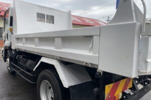 サムネイル: 平成25年　フォワード4トンダンプ　極東開発　走行4.7万キロ　フル装備　車検1年付