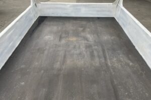 サムネイル: 平成25年　フォワード4トンダンプ　極東開発　走行4.7万キロ　フル装備　車検1年付