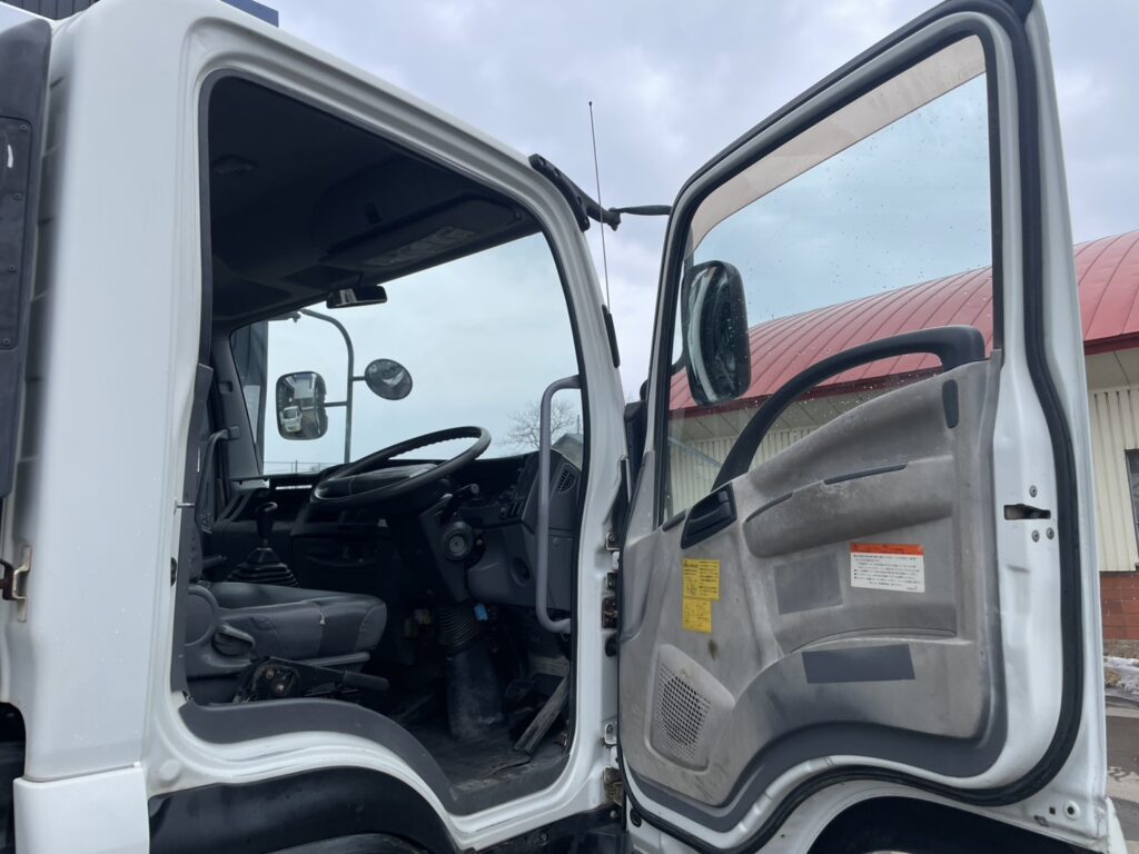 平成25年　フォワード4トンダンプ　極東開発　走行4.7万キロ　フル装備　車検1年付