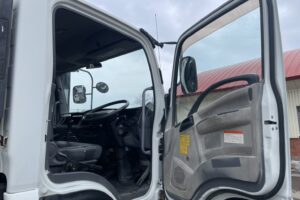 サムネイル: 平成25年　フォワード4トンダンプ　極東開発　走行4.7万キロ　フル装備　車検1年付