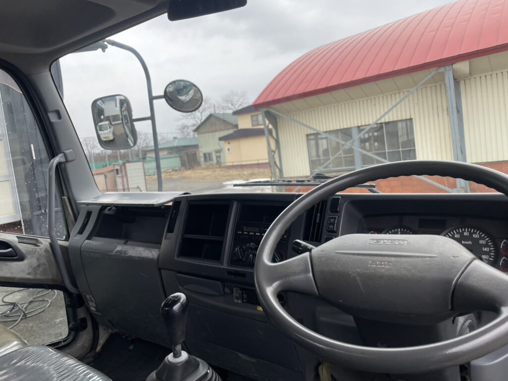 平成25年　フォワード4トンダンプ　極東開発　走行4.7万キロ　フル装備　車検1年付