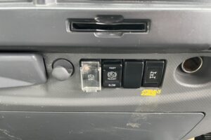 サムネイル: 平成25年　フォワード4トンダンプ　極東開発　走行4.7万キロ　フル装備　車検1年付